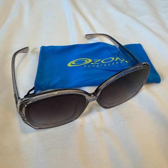 Ozone Sunglasses – Oversized Transparent Gray Frame - Picture 3 of 3